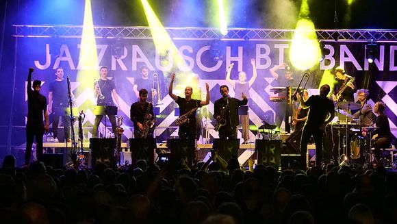 Die Band Jazzrausch bei einem Liveact auf der Bühne