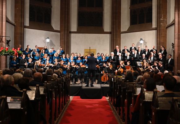 Cäcilien Chor im Kirchenschiff